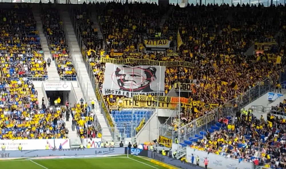 bananenflanke BVB Hopp